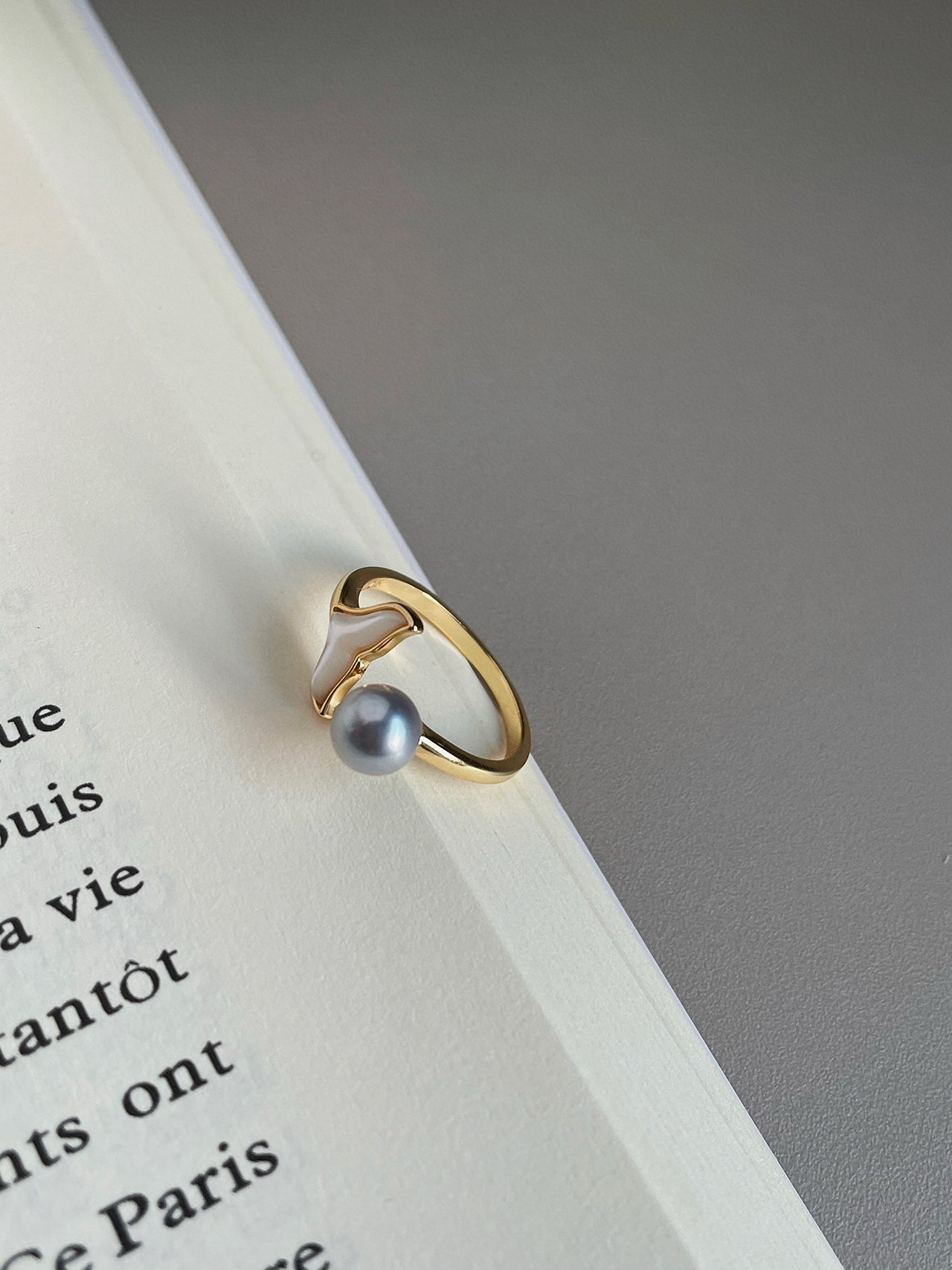 Seawater Pearl-Gilded Mermaid Tail Ring