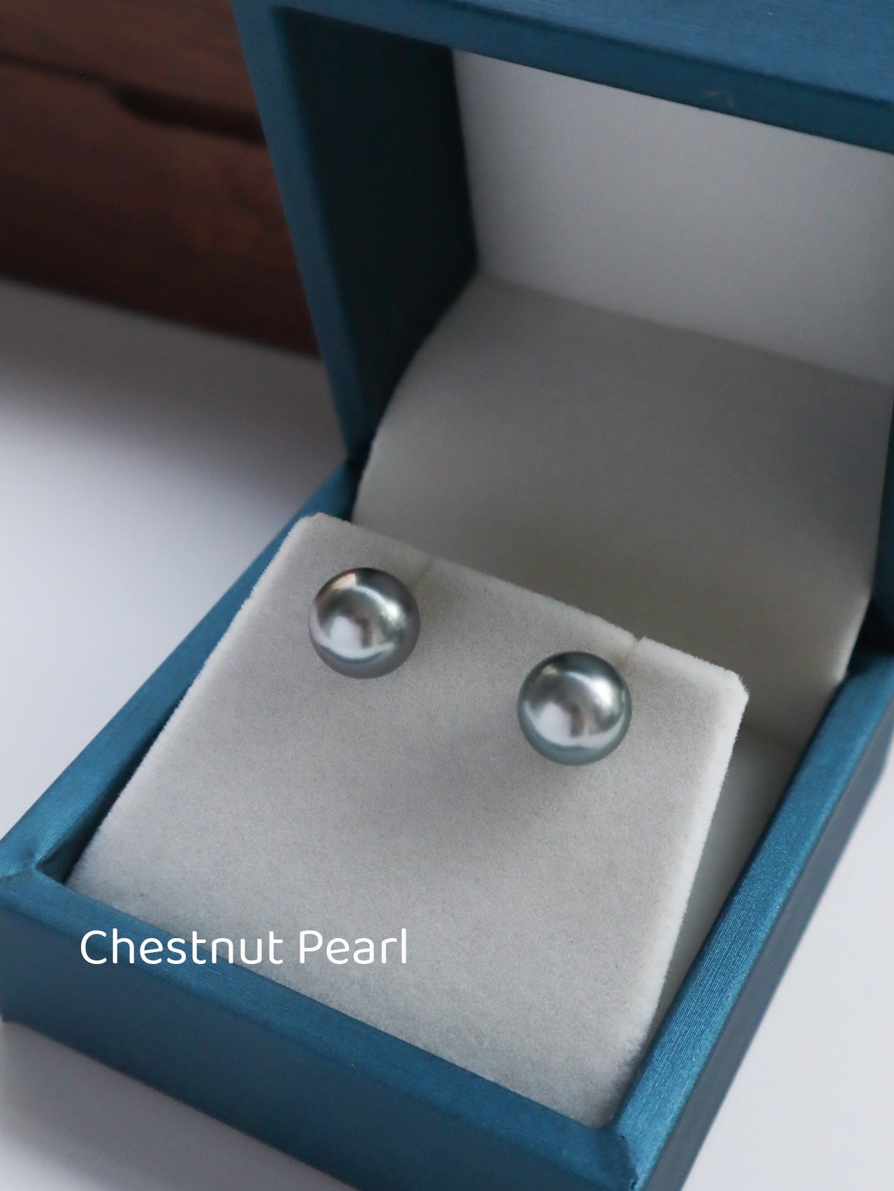 TAHITIAN SEAWATER PEARL EARRING